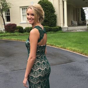 Size 4 Betsy&Adam prom dress worn once in emerald green💚